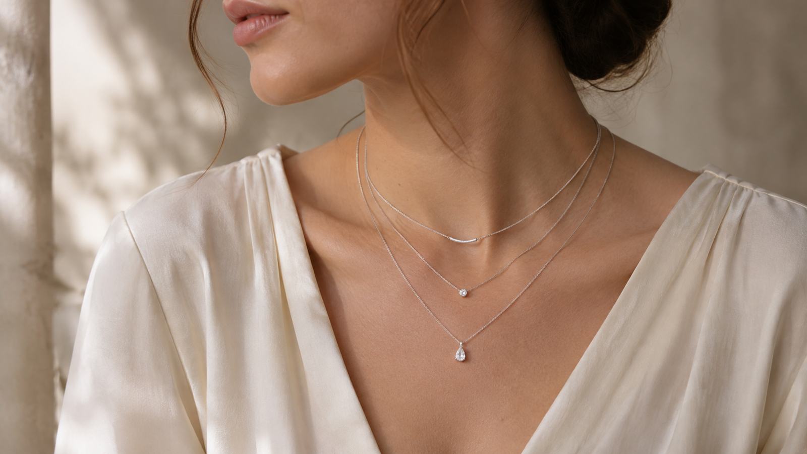 Why the Same Silver Jewelry Can Look Refined on One Outfit and Ordinary on Another