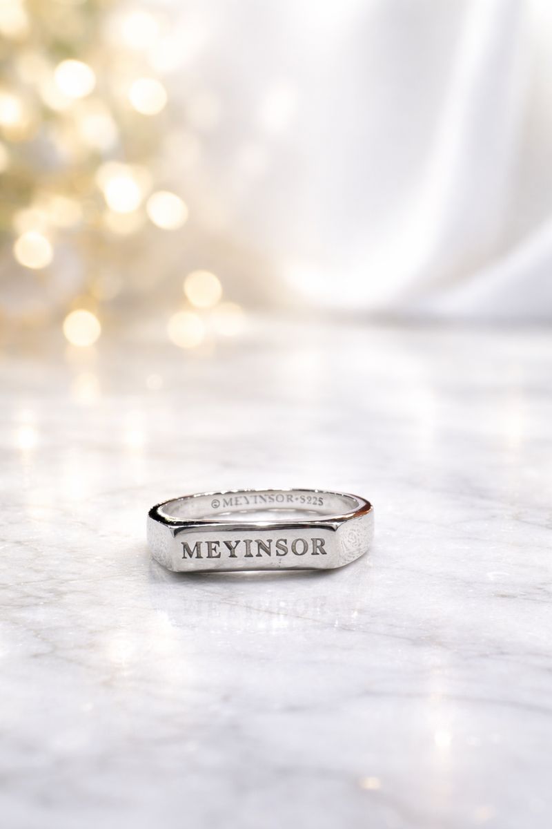 A pure silver ring for "No Embarrassment · Good Fortune and Prosperity"