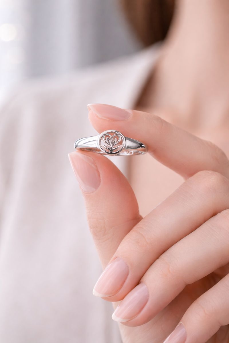 Heart Seal · Eternal Remembrance Pure Silver Ring 8